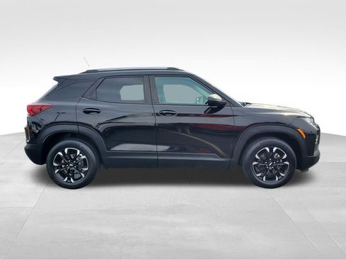 Used 2022 Chevrolet TrailBlazer LT w/ Convenience Package FWD image 6