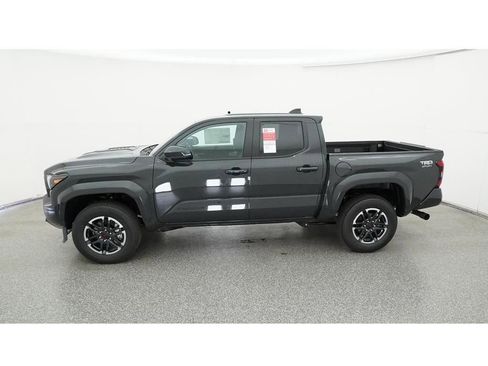 Used 2024 Toyota Tacoma TRD Sport image 4