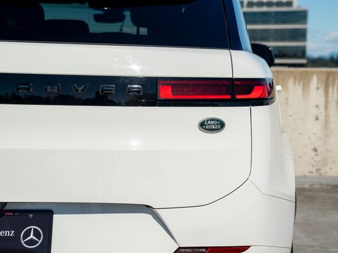 Used 2023 Land Rover Range Rover Sport SE Dynamic AWD/4WD image 9