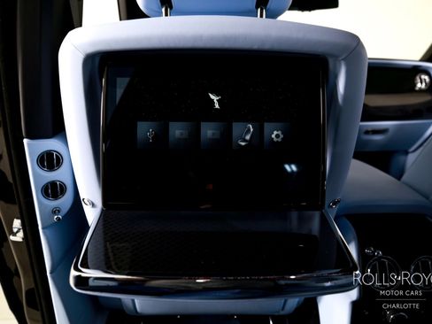 New 2027 Rolls-Royce Cullinan Black Badge AWD/4WD image 21