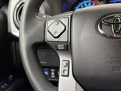 Used 2022 Toyota Tacoma TRD Off-Road image 22