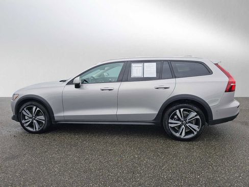 Certified 2025 Volvo V60 B5 Cross Country Plus image 6
