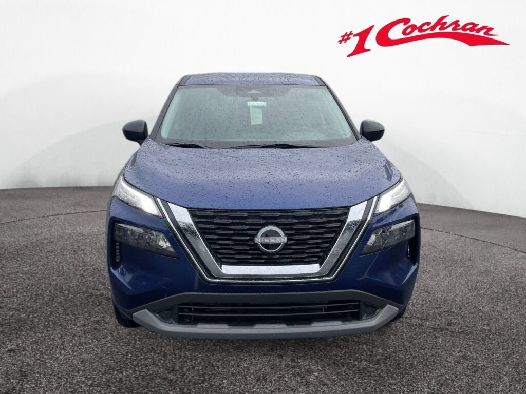 Used 2023 Nissan Rogue S AWD/4WD image 2