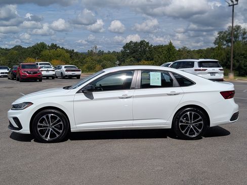 Used 2025 Volkswagen Jetta Sport FWD image 6