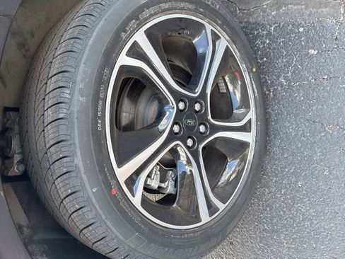 Certified 2022 Ford Edge ST image 40