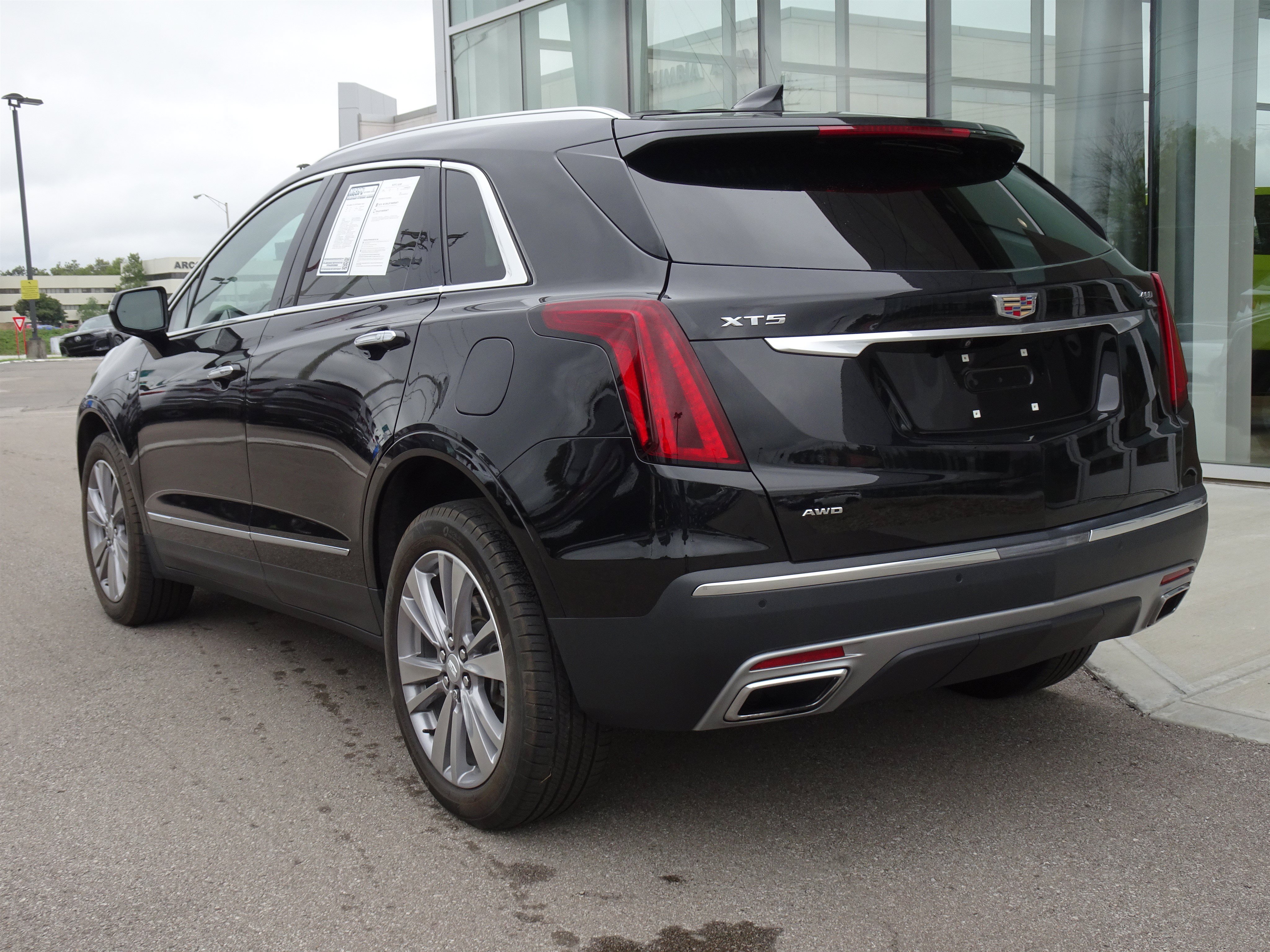 Used 2024 Cadillac XT5 Premium Luxury w/ LPO, Floor Liner Package AWD/4WD image 3