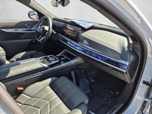 Used 2025 BMW i7 eDrive50 w/ M Sport Package RWD image 24