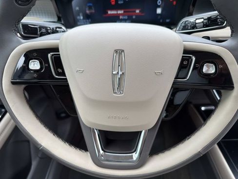 Certified 2023 Lincoln Corsair FWD w/ Equipment Group 101A image 28