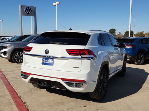 Used 2022 Volkswagen Atlas Cross Sport SEL R-Line image 7
