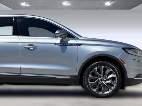 Used 2022 Lincoln Nautilus Reserve w/ Cargo Utility Package FWD image 35