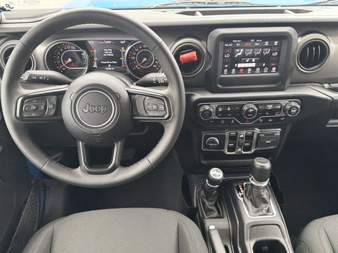 Used 2023 Jeep Gladiator Sport AWD/4WD image 27