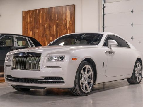 Used 2016 Rolls-Royce Wraith RWD image 2