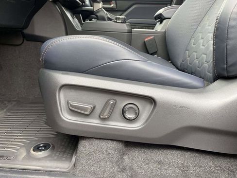 Used 2025 Toyota 4Runner 4WD image 20