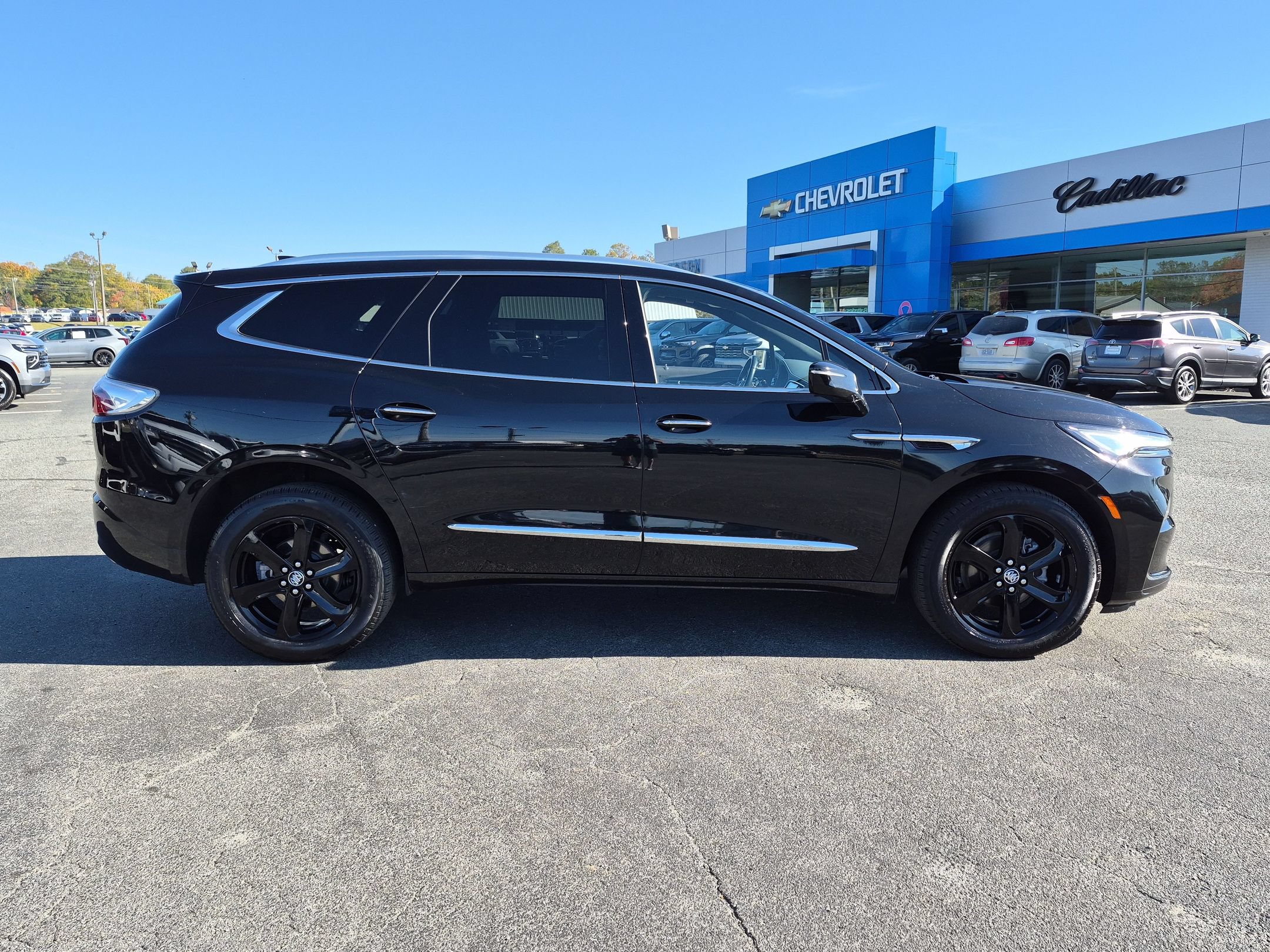 Certified 2023 Buick Enclave Essence w/ Experience Buick Package AWD/4WD image 6