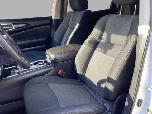 Used 2019 Nissan Pathfinder S image 27