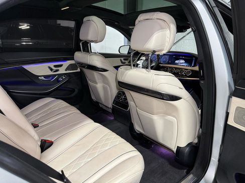Used 2019 Mercedes-Benz S 560 Sedan image 33