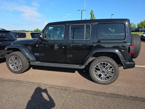 Used 2024 Jeep Wrangler High Altitude AWD/4WD image 4