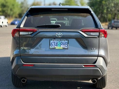 Used 2023 Toyota RAV4 LE AWD/4WD image 4