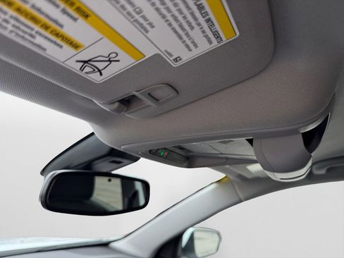 Used 2024 GMC Terrain SLE image 27