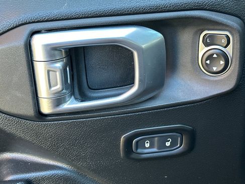 Used 2020 Jeep Wrangler Unlimited Sport S image 14
