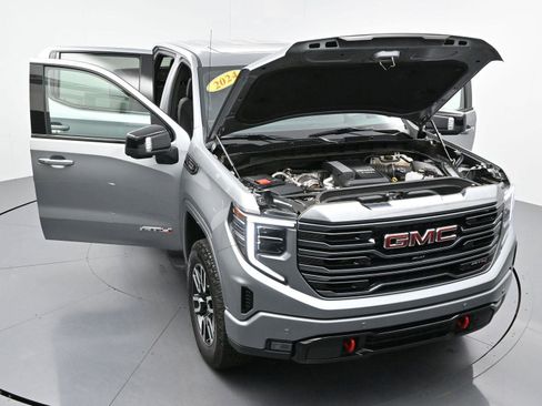 Used 2024 GMC Sierra 1500 AT4 w/ Technology Package AWD/4WD image 46