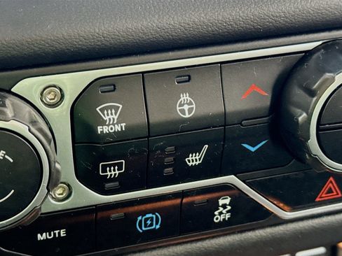 Used 2025 Jeep Wrangler Unlimited Sahara w/ Safety Group image 3