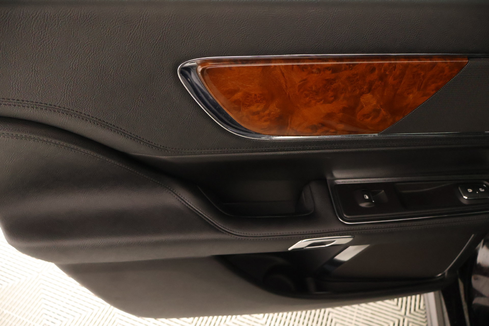 Used 2020 Lincoln Continental Reserve FWD image 17