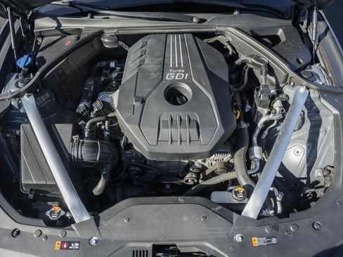 Used 2023 Genesis G70 2.0T image 16