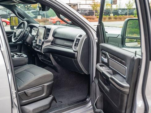 Used 2024 RAM 2500 Big Horn w/ Sport Appearance Package image 10