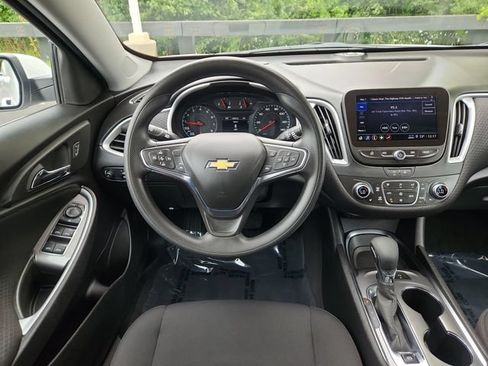Used 2024 Chevrolet Malibu LT FWD image 23