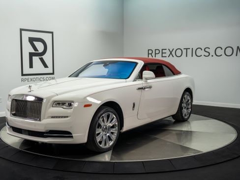 Used 2017 Rolls-Royce Dawn RWD image 2