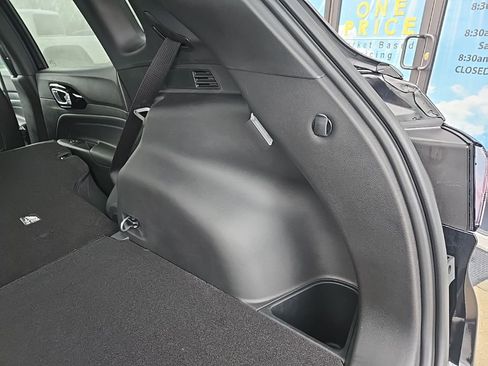 New 2026 Jeep Compass Latitude image 85