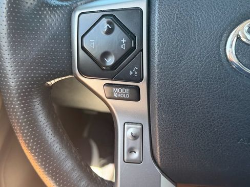 Used 2024 Toyota 4Runner Limited AWD/4WD image 32