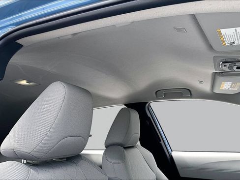 Certified 2026 Toyota Corolla Cross LE FWD image 30
