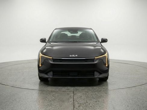Used 2025 Kia K4 FWD image 2