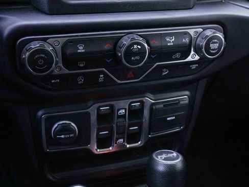 Used 2019 Jeep Wrangler Unlimited Sport S image 26