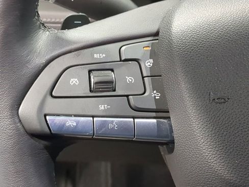 Used 2024 Cadillac XT4 Luxury w/ Cold Weather Package image 36