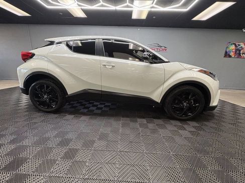 Used 2018 Toyota C-HR XLE image 12