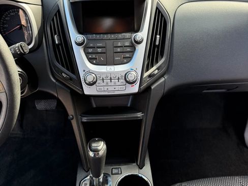 Used 2017 Chevrolet Equinox LS AWD/4WD image 23