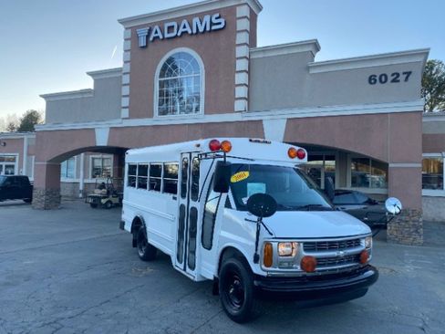 Used 2001 Chevrolet Express 3500 image 9