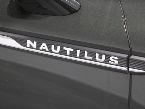 Used 2023 Lincoln Nautilus Reserve w/ Equipment Group 201A image 12