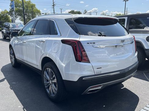 Used 2025 Cadillac XT5 Premium Luxury w/ LPO, Floor Liner Package AWD/4WD image 4