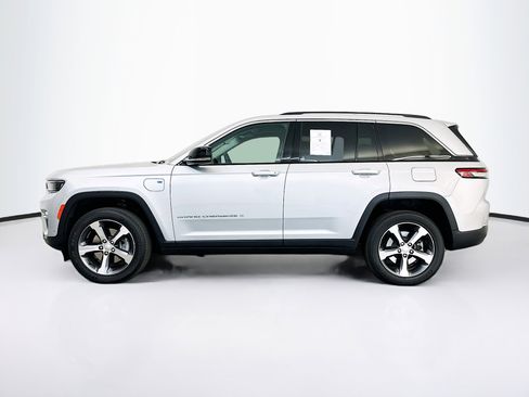 Used 2023 Jeep Grand Cherokee 4WD 4xe w/ Luxury Tech Group II image 4
