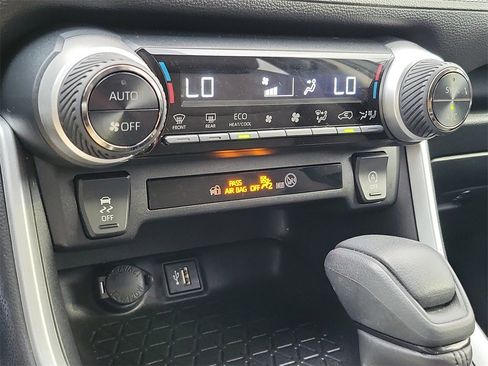 Used 2023 Toyota RAV4 XLE image 31