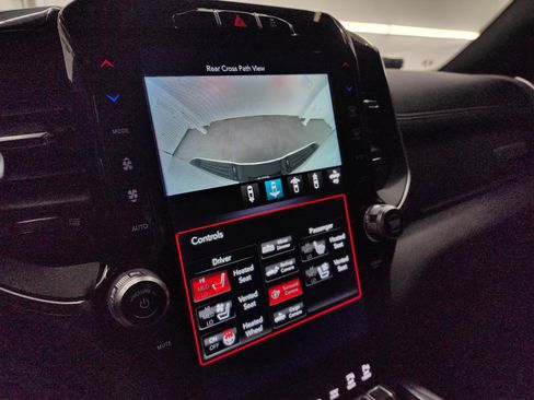 Used 2021 RAM 3500 Laramie w/ Night Edition image 17