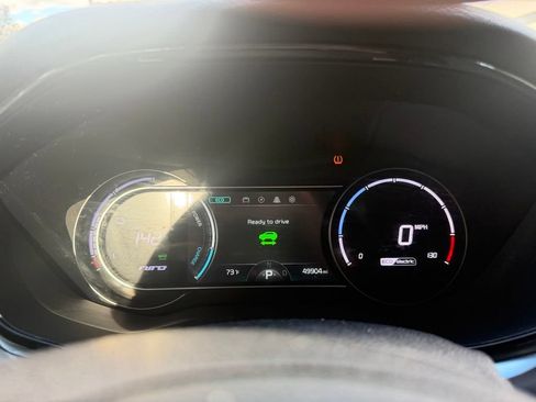 Used 2022 Kia Niro EX w/ Cold Weather Package FWD image 13