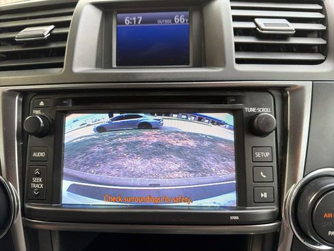 Used 2013 Toyota Highlander SE AWD/4WD image 60