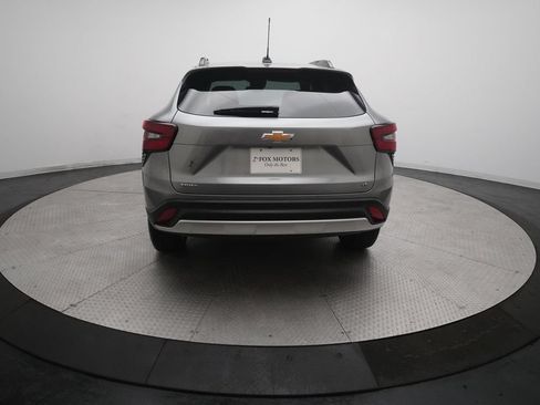 Used 2024 Chevrolet Trax LT w/ Driver Confidence Package FWD image 7