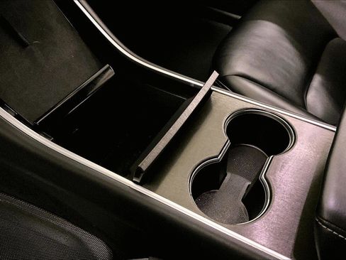 Used 2019 Tesla Model 3 Mid Range image 17