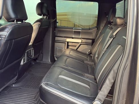 Used 2018 Ford F150 Platinum w/ Equipment Group 701A Luxury AWD/4WD image 4